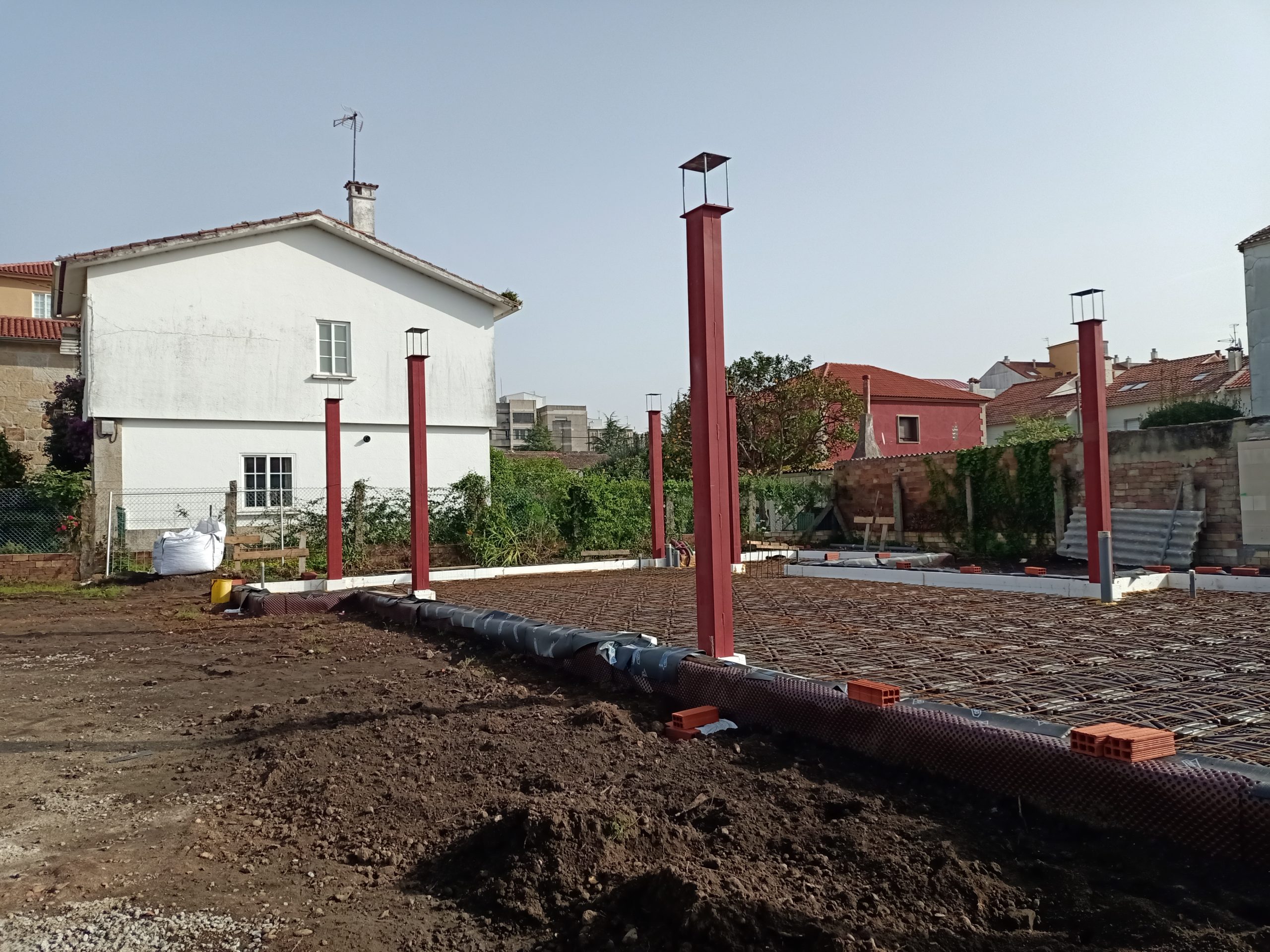 Estructura con columnas de hierro
